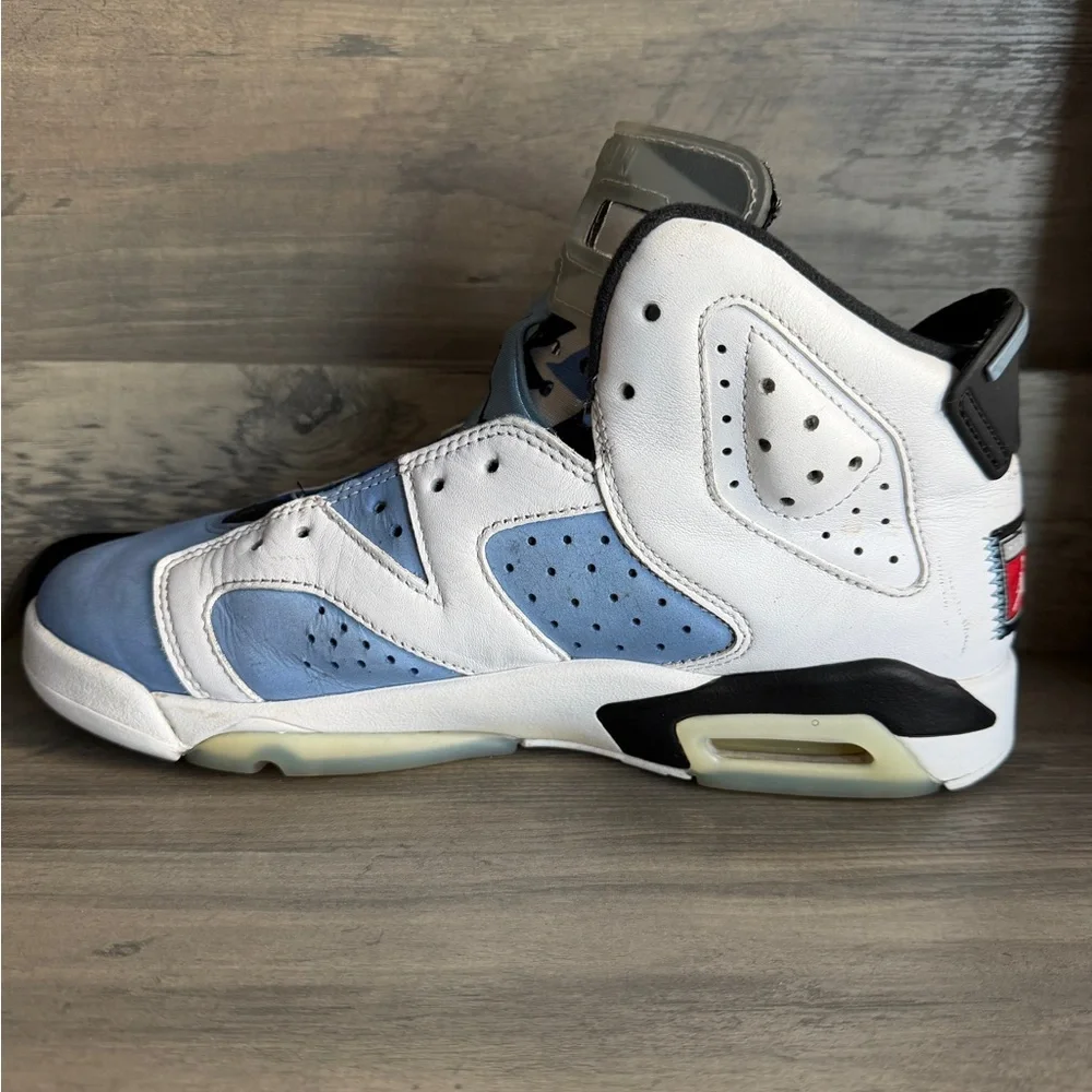 Air Jordan 6 Retro UNC Size 7Y University Blue